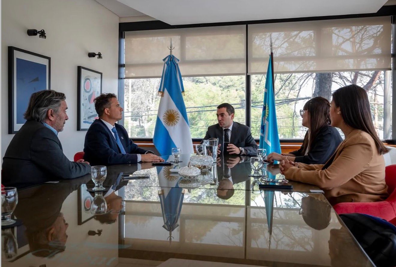 LA FACULTAD DE CIENCIAS JURÍDICAS SE REUNIÓ CON EL PRESIDENTE DEL SUPERIOR TRIBUNAL DE JUSTICIA